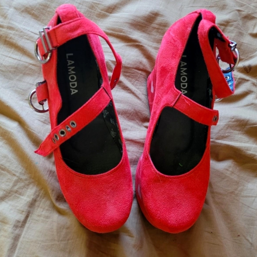 Lamoda Red Hearts Platform Heels